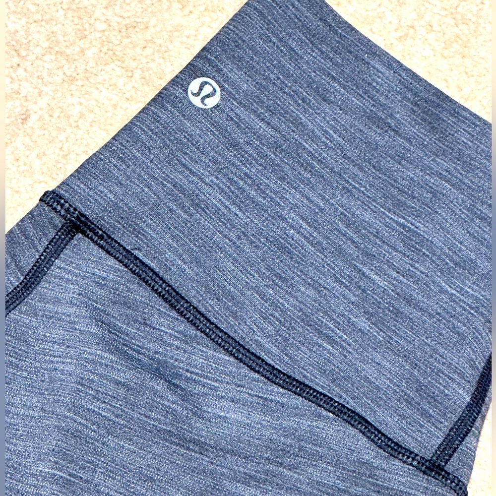 Lululemon gray & black  cropped leggings high rise size 6